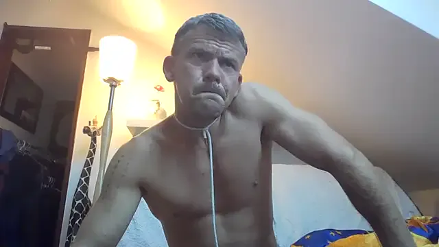 roouse – webcam model profile photo Image 13