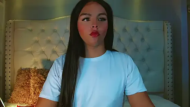 SpicySluts – webcam model profile photo Image 10