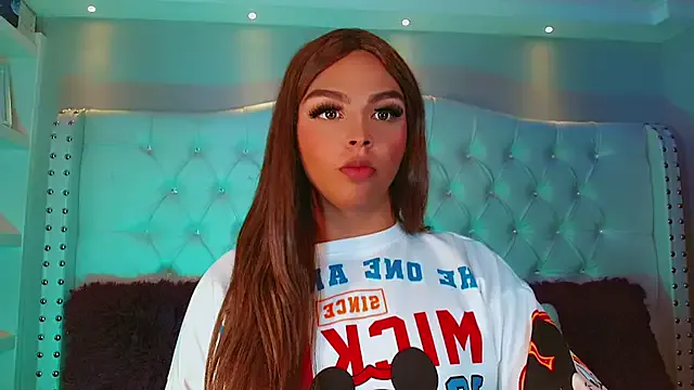 SpicySluts – webcam model profile photo Image 2