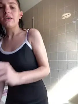 zui_lu – webcam model profile photo Image 5