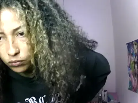 _Alice_1 – webcam model profile photo Image 2