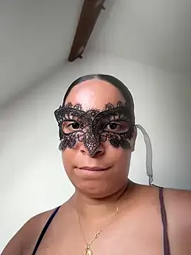 CarlaSharp – webcam model profile photo Image 1