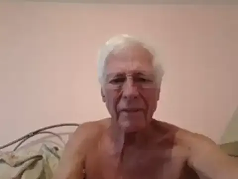 roouse – webcam model profile photo Image 8