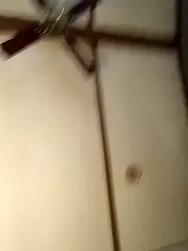 roouse – webcam model profile photo Image 5