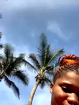 _Alicee_1 – webcam model profile photo Image 14