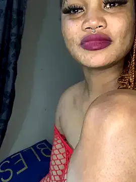 _Alicee_1 – webcam model profile photo Image 15