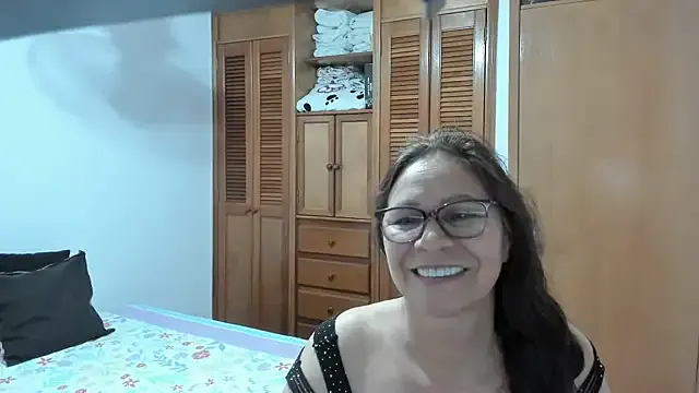 Yui-Ch – webcam model profile photo Image 10