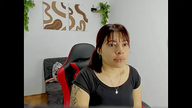 Mia--meow – webcam model profile photo Image 12