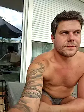 roouse – webcam model profile photo Image 11