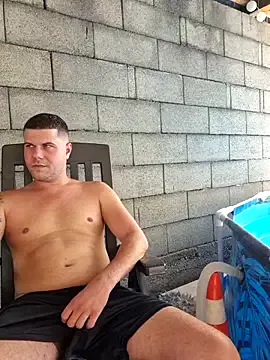 roouse – webcam model profile photo Image 12