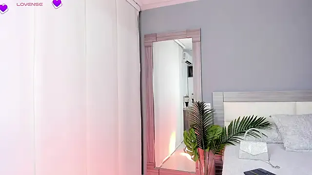 GraypacLive – webcam model profile photo Image 14