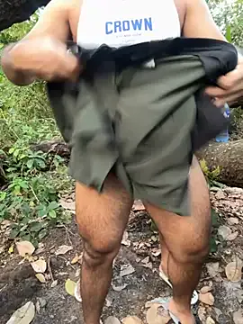 roouse – webcam model profile photo Image 12