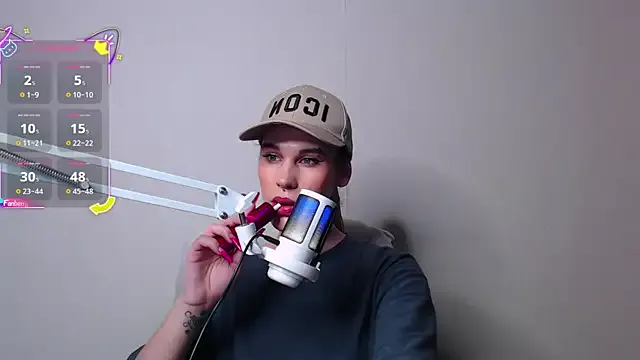 roouse – webcam model profile photo Image 4