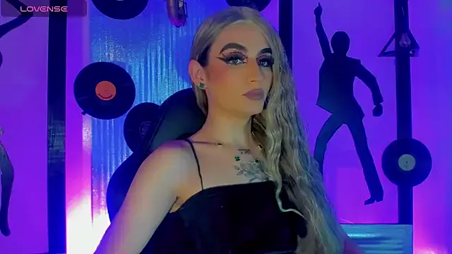 LadyRochester – webcam model profile photo Image 12