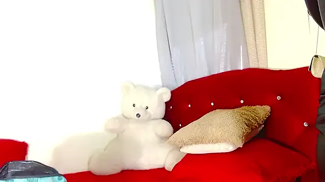 Emily_brown04 – webcam model profile photo Image 17