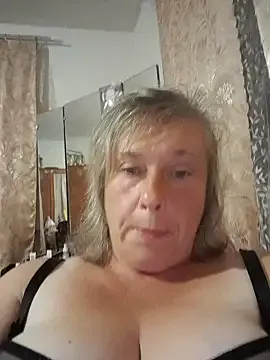 alicee16 – webcam model profile photo Image 11