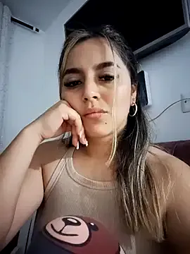 Sofiyaa_39 – webcam model profile photo Image 3