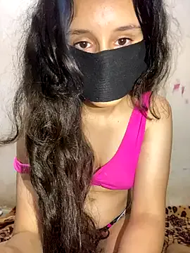 Yui-Ch – webcam model profile photo Image 12