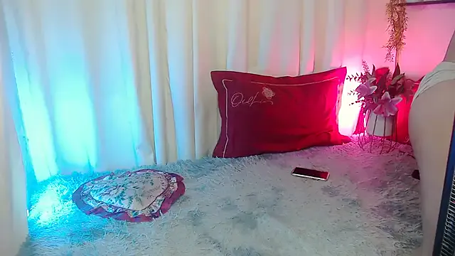 Playful_Adriana – webcam model profile photo Image 9