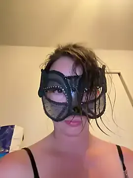 roouse – webcam model profile photo Image 4