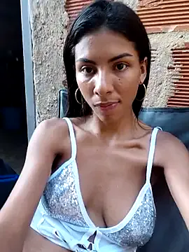  – webcam model profile photo Image 19