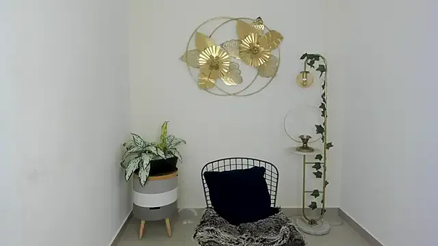 IvettePrice – webcam model profile photo Image 2