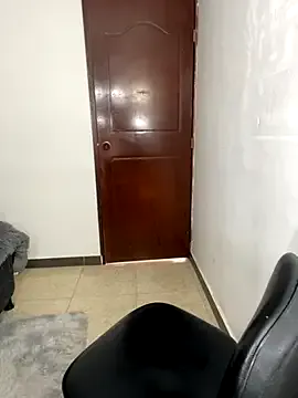 Mia--meow – webcam model profile photo Image 10