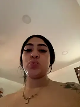 Mia--meow – webcam model profile photo Image 4