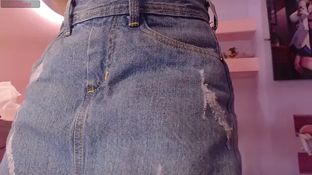 AlizeeBlair – webcam model profile photo Image 11