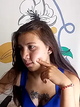 JuliCarter – webcam model profile photo Image 2