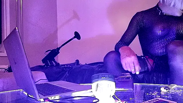 NANA_7 – webcam model profile photo Image 15