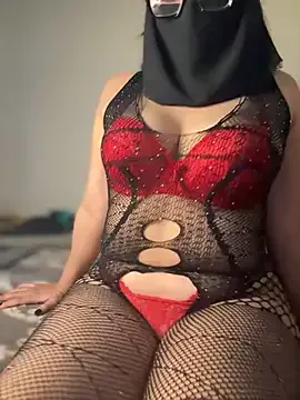 _Alicee_1 – webcam model profile photo Image 3