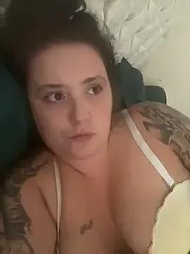 Mia--meow – webcam model profile photo Image 3