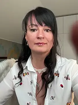 IsabellaUmber – webcam model profile photo Image 16