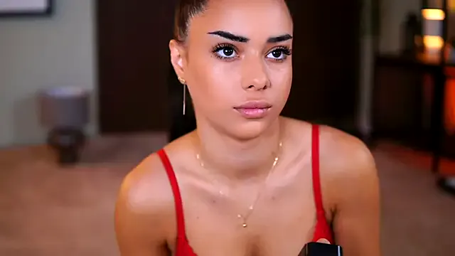 maataaan – webcam model profile photo Image 10