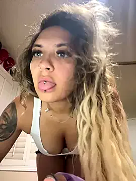  – webcam model profile photo Image 19