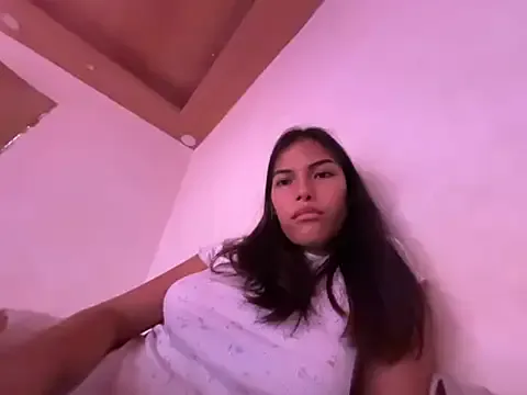 Cum_girlss – webcam model profile photo Image 12