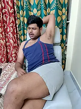 roouse – webcam model profile photo Image 12