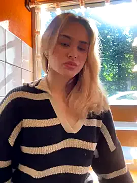 _MiaQueen_ – webcam model profile photo Image 5