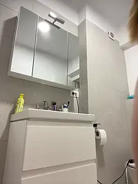 Anelise – webcam model profile photo Image 7