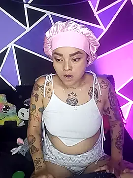 AnnaAurikas – webcam model profile photo Image 13