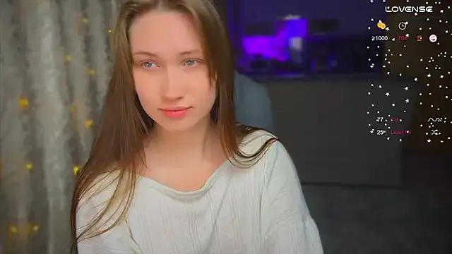 roouse – webcam model profile photo Image 10