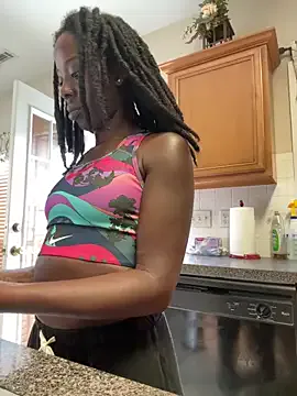 Yui-Ch – webcam model profile photo Image 12