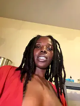 Yui-Ch – webcam model profile photo Image 5