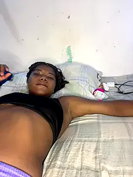 maataaan – webcam model profile photo Image 10