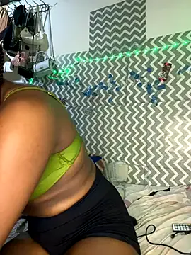 maataaan – webcam model profile photo Image 17