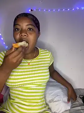 maataaan – webcam model profile photo Image 7