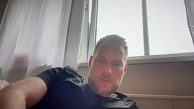  – webcam model profile photo Image 16