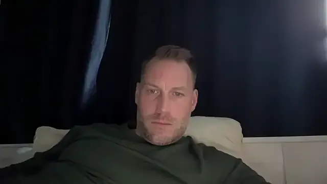  – webcam model profile photo Image 3