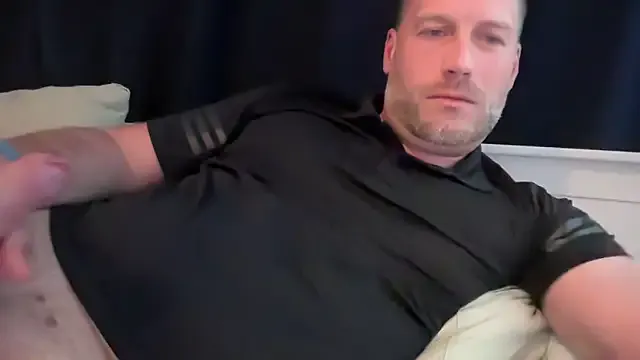  – webcam model profile photo Image 4